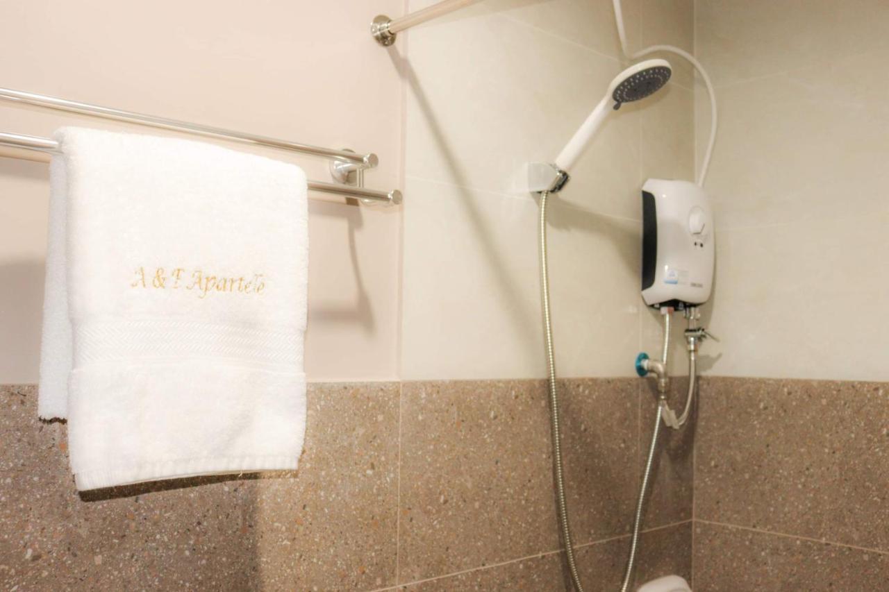 A&E Apartelle Bacolod Esterno foto