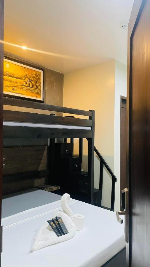 A&E Apartelle Bacolod Esterno foto